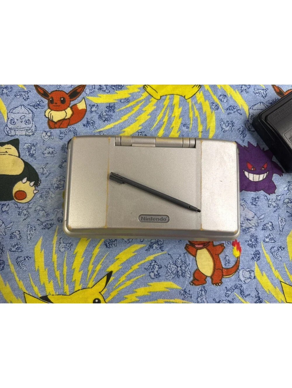 Nintendo DS Original NTR-001 Console Silver With charger & Stylus New Battery